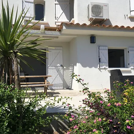 Marina Di Fiori By Intendance Excellency * 维琪奥港