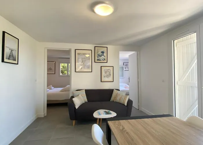 Marina Di Fiori By Intendance Excellency Πόρτο Βέκιο